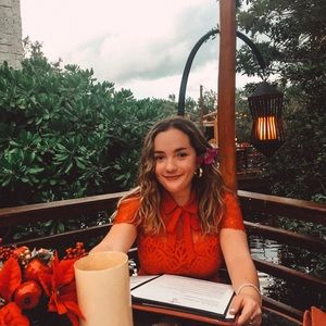 Meet your Posher, Danielle